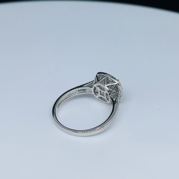Weißgold Ring mit pinken Diamant und Brillanten