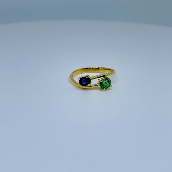 14 Karat Gelbgold Ring mit Tsavorite Granat und blauem Saphir