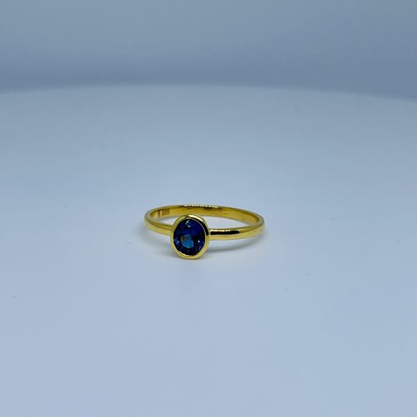 14 Karat Gelbgold Ring mit natürlichem blauen Spinell